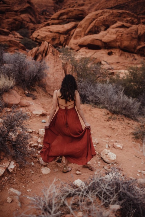 red rocks adventure session, wanderlove, Nevada, elopement, engagement, couples, love