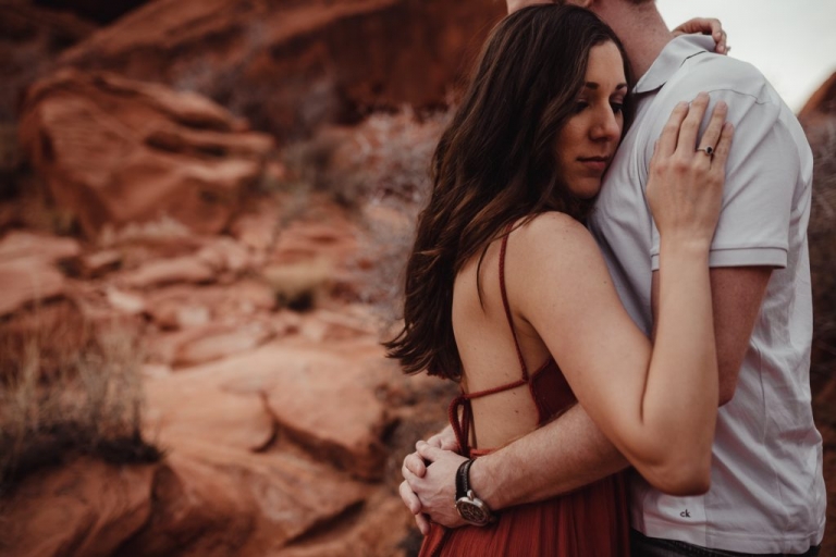 red rocks adventure session, wanderlove, Nevada, elopement, engagement, couples, love