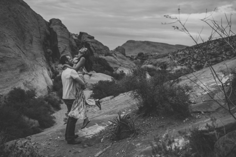 red rocks adventure session, wanderlove, Nevada, elopement, engagement, couples, love
