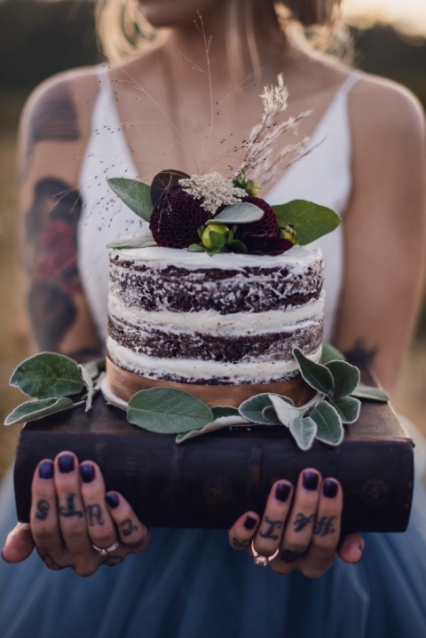 bohemian naked cake for elopement
