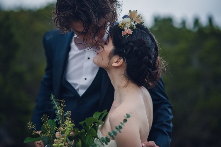 rainy hill country couples session