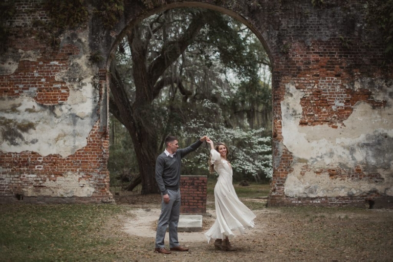dancing couple twirl at old sheldon ruins