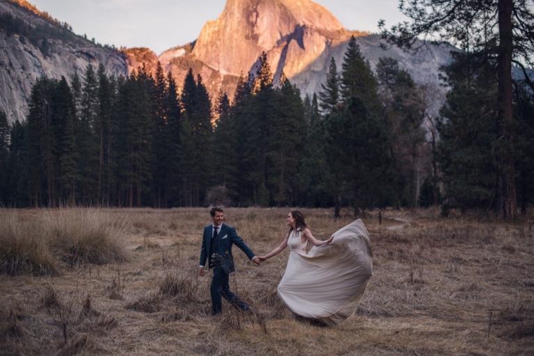 this adventurous couple eloped in Yosemite National park