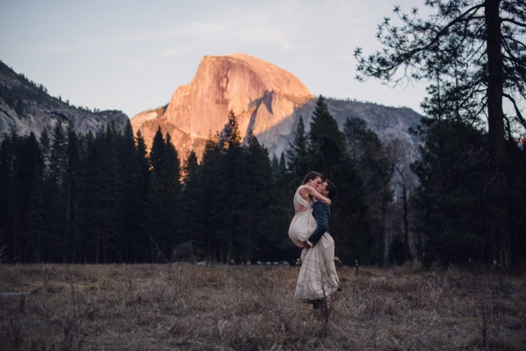 this adventurous couple eloped in Yosemite National park