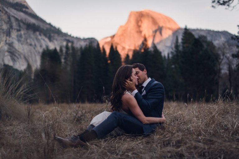 this adventurous couple eloped in Yosemite National park