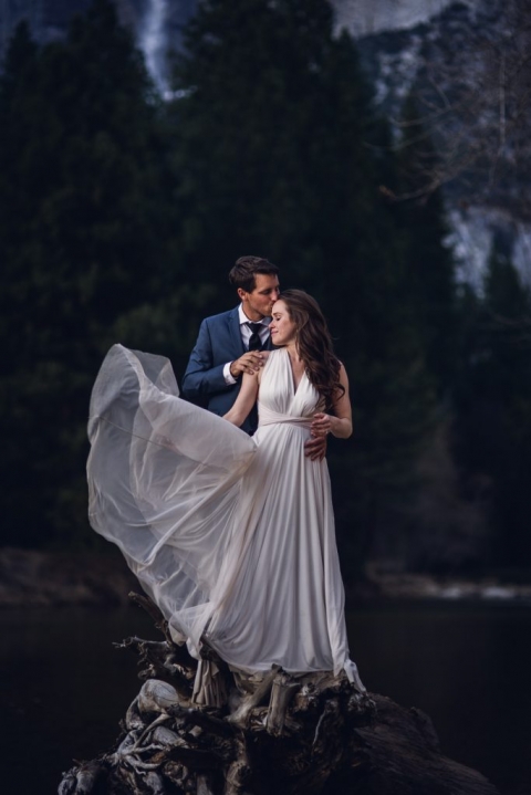 this adventurous couple eloped in Yosemite National park