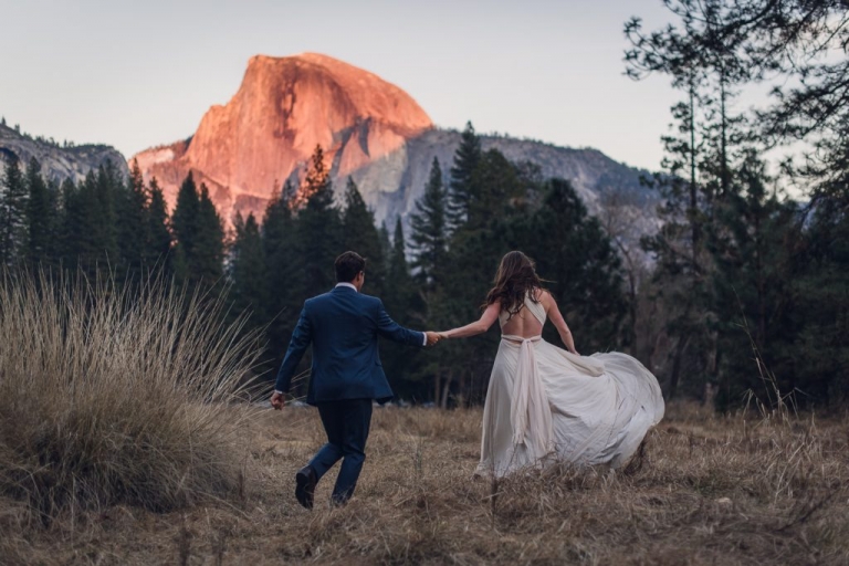 this adventurous couple eloped in Yosemite National park