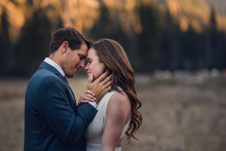 this adventurous couple eloped in Yosemite National park