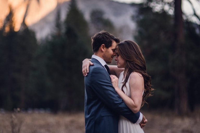 this adventurous couple eloped in Yosemite National park