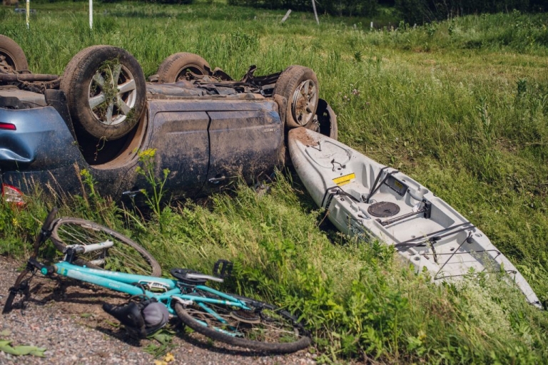 toyota rav4 wreck in ditch