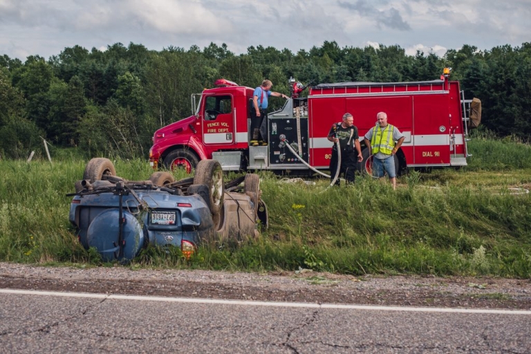 toyota rav4 wreck in ditch