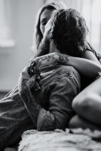 lifestyle photo session, in-home photo session, couples, couples lifestyle photo session, love, couples lifestyle photographer, black and white