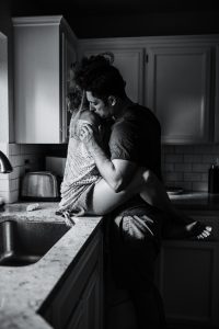 lifestyle photo session, in-home photo session, couples, couples lifestyle photo session, love, couples lifestyle photographer, black and white