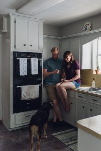 couple's lifestyle snuggle session, lifestyle photo session, in-home photo session, couples, couples lifestyle photo session, love, couples lifestyle photographer
