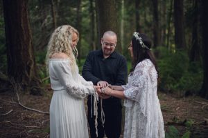 pacific northwest elopement, pacific northwest elopement photographer, olympic national park, Washington Elopement Photographer, Washington Olympic Peninsula, forest elopement, boho style wedding, bohemian style wedding dress, Hoh Rainforest