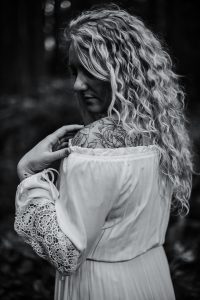 pacific northwest elopement, pacific northwest elopement photographer, olympic national park, Washington Elopement Photographer, Washington Olympic Peninsula, forest elopement, boho style wedding, bohemian style wedding dress, Hoh Rainforest, black and white